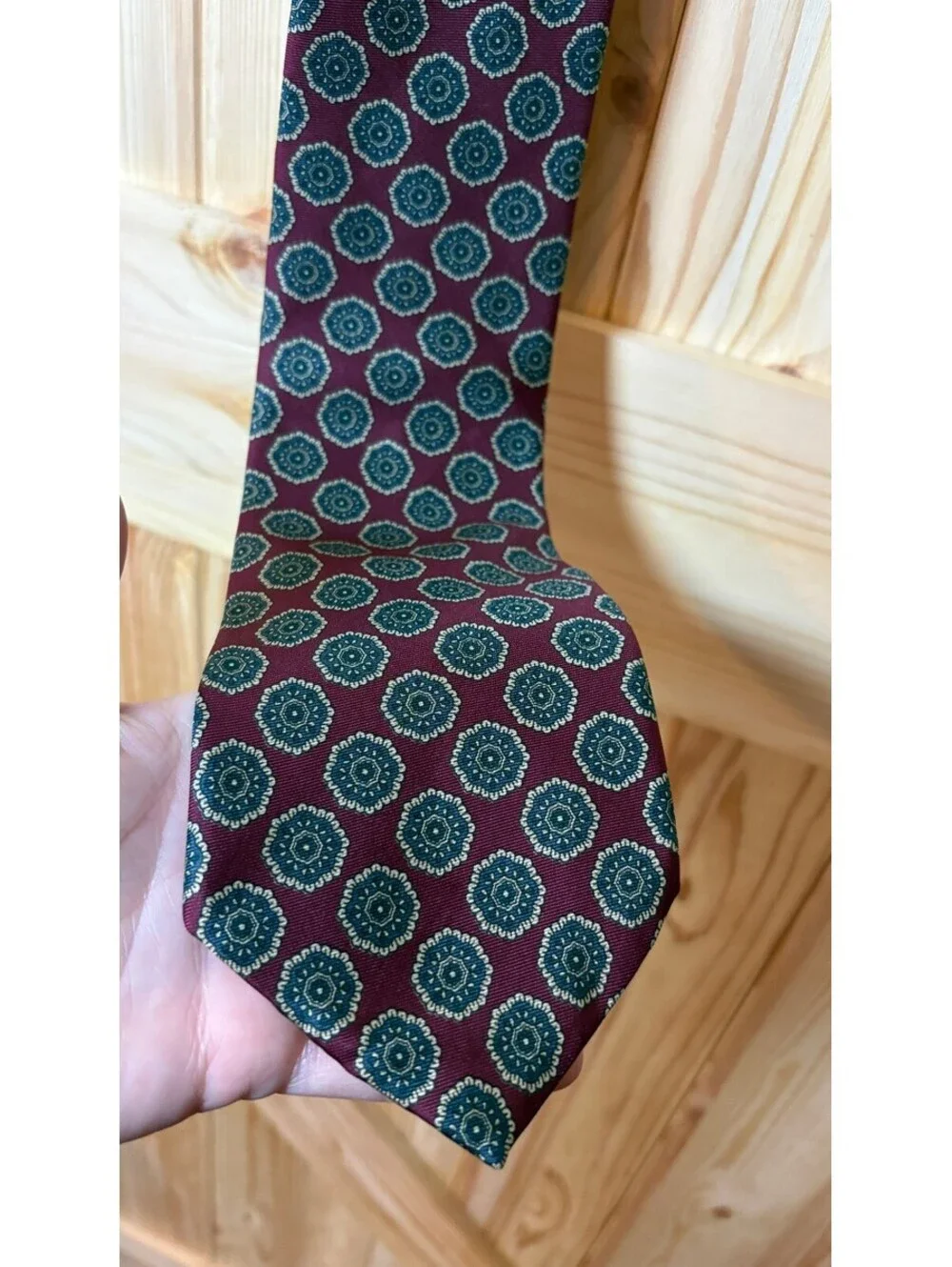 Hastings Bay Burgundy Silk Men's Tie with Circular Pattern